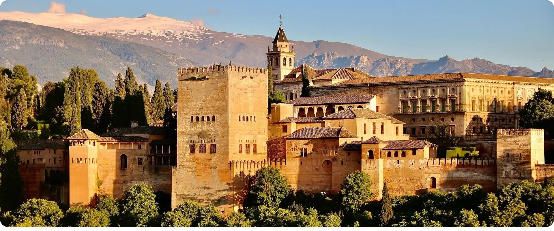 Alhambra charterrejser til spanien flyv fra hamborg.webp
