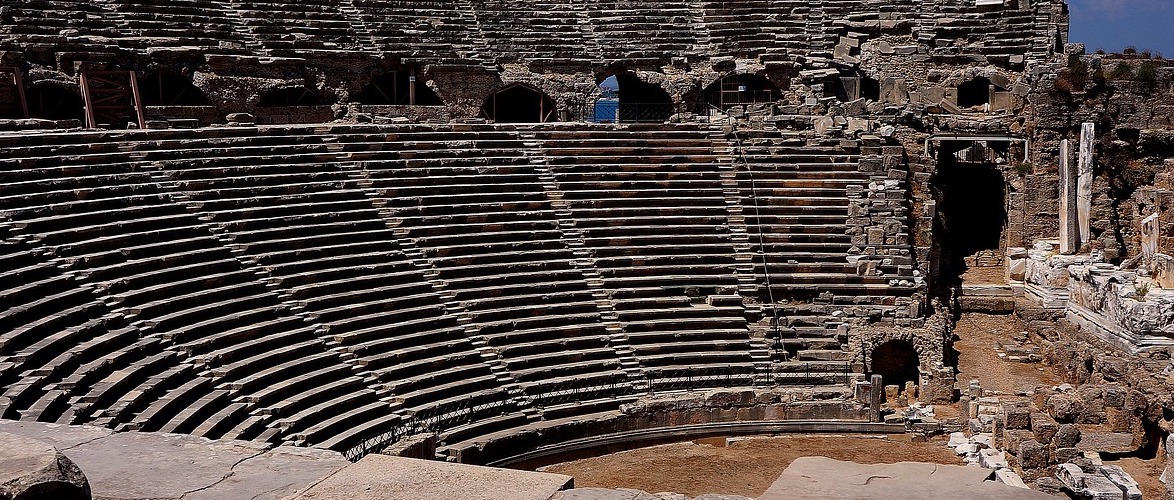 amphitheater-1833892_1280.jpg