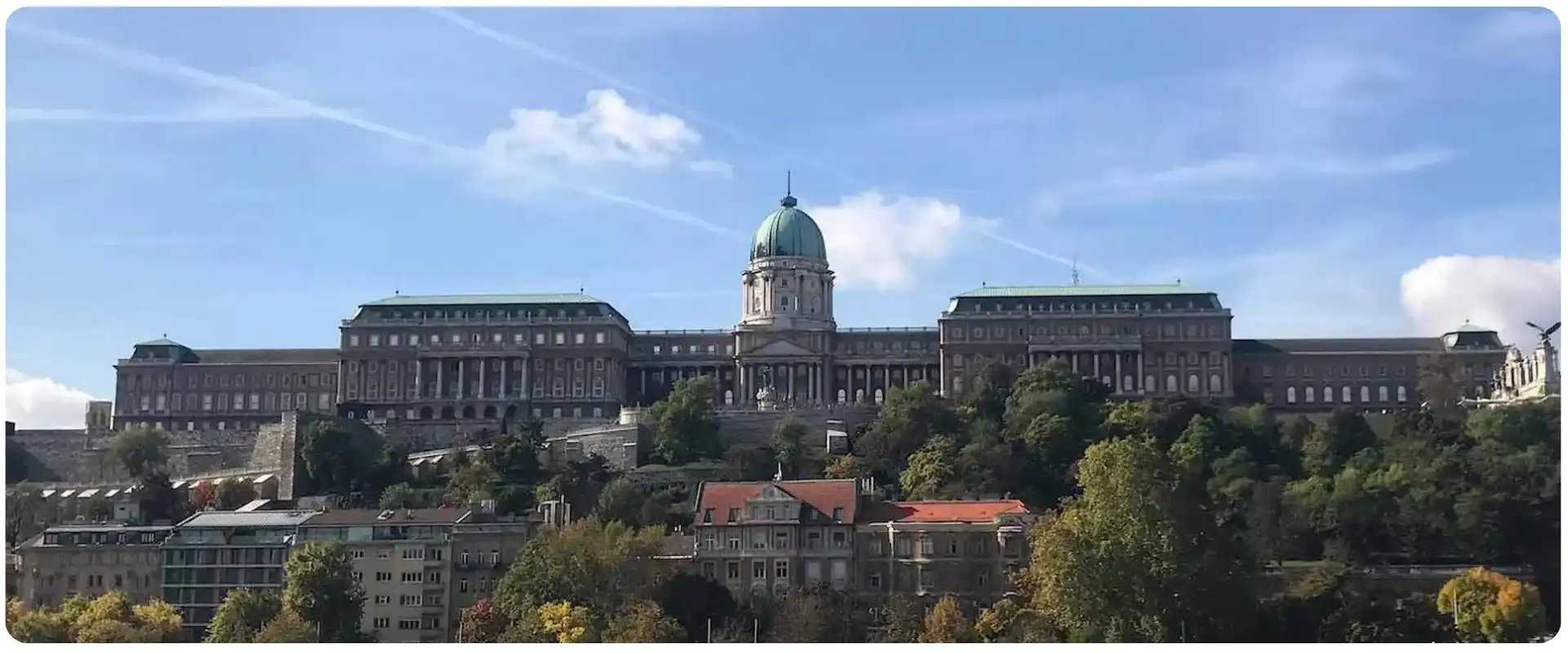 Rejser til Budapest kongeslottet.webp