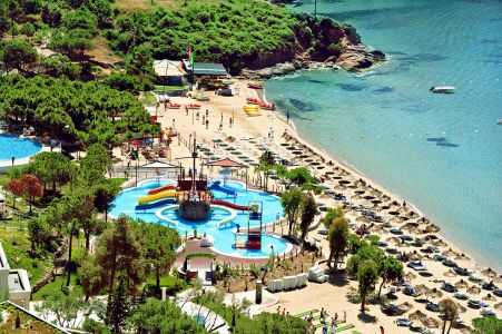 Aria Claros Beach and Spa Resort